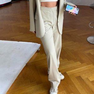 Djerf Avenue First Choice Pants in Greige